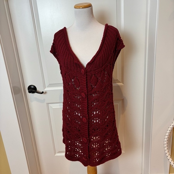 Coldwater Creek Sweaters - Coldwater Creek Maroon Open Knit Button Front Vest Sz S (6–8)